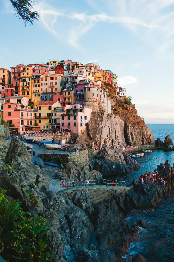 Colourful cliffside homes overlooking the sea in Manarola
